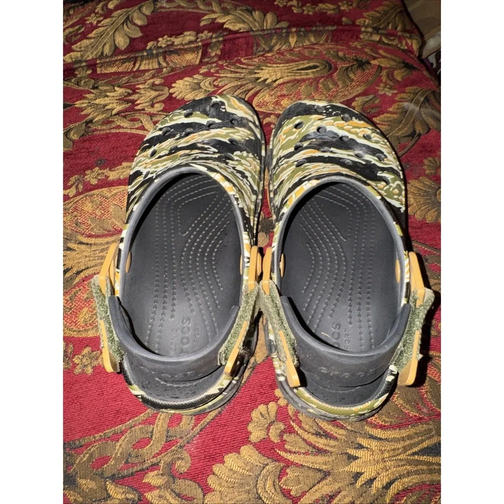 Crocs Classic Camouflage Clog Sandals Green Tan Black Unisex Teen Size M4 F6